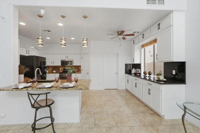 Photo - 6843 S 26th St