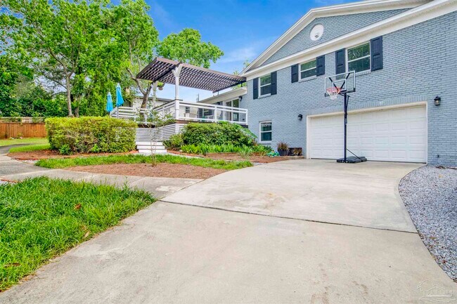 421 Woodbine Dr
