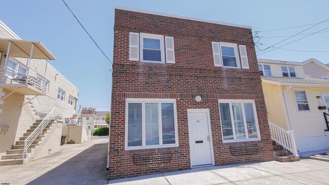 Building Photo - 11 S Washington Ave Unit 2-2 Rental