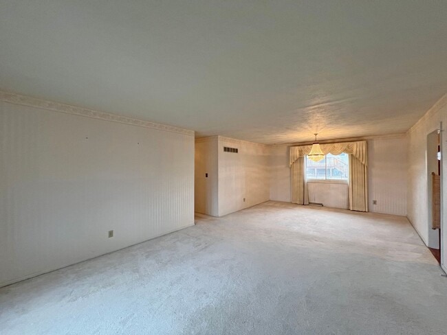 Photo - 4 Bedroom, 2 Bathroom Brick Ranch Home For Lease in Peoria, IL