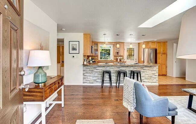 Photo - 18322 9th Ave NE