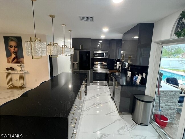 Photo - 1118 NE Pine Island Ln