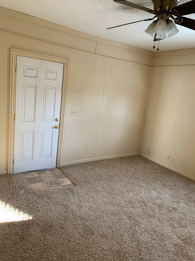 Photo - 2 Bedroom 1 Bathroom Home  $895!