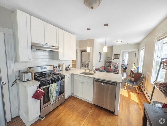 Building Photo - 24 Suffolk St Unit 1 Rental