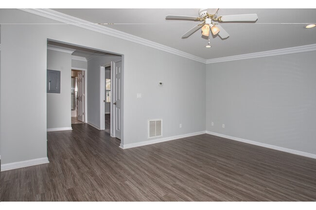 Fairfield Courtyard At Farmingdale