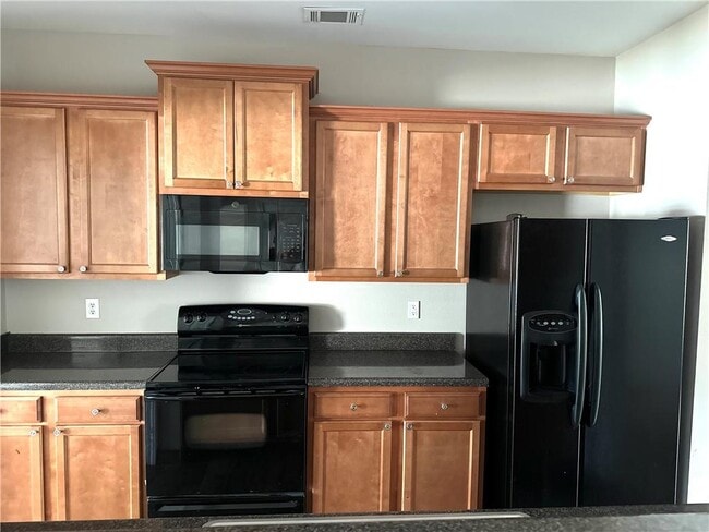 Photo - 140 Oakmont Dr