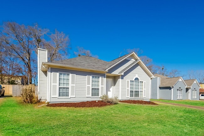 Photo - 104 Stonehaven Dr