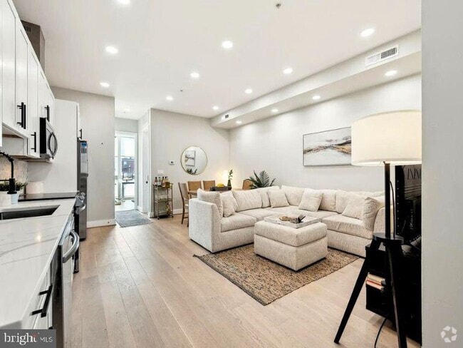 Building Photo - 2213 M St NE Unit 9 Rental