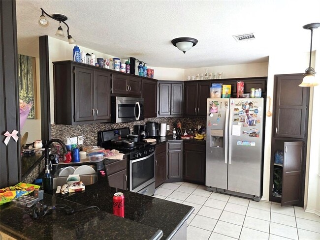 Photo - 1600 Hollow Tree Blvd