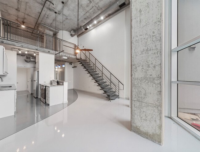 Building Photo - 2000 Bagby St Unit 5436