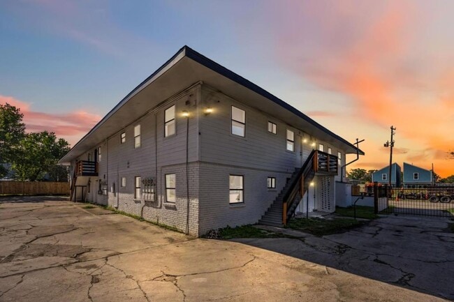 Building Photo - 6811 Del Rio St