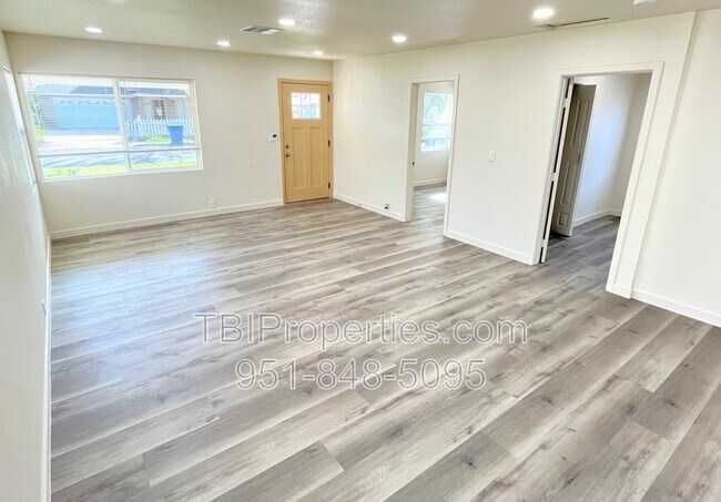 Photo - 5769 Eugene St