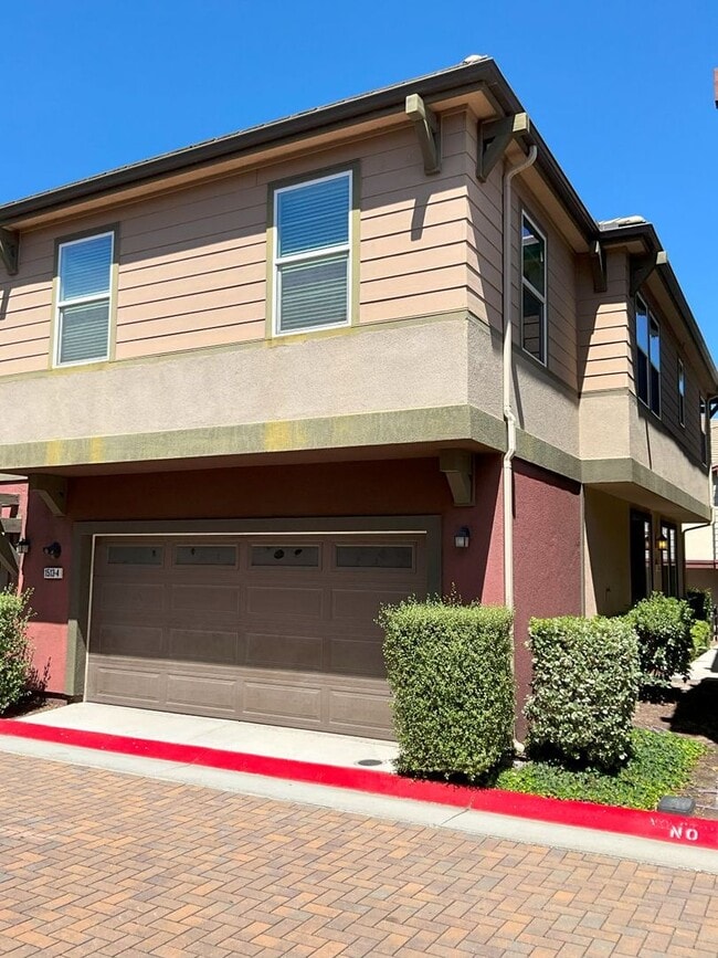 Building Photo - 3 Bed 2 Bath in the Eastlake Vistas Rental