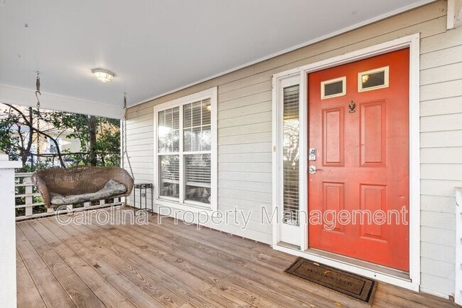 Photo - 958 W 1st St