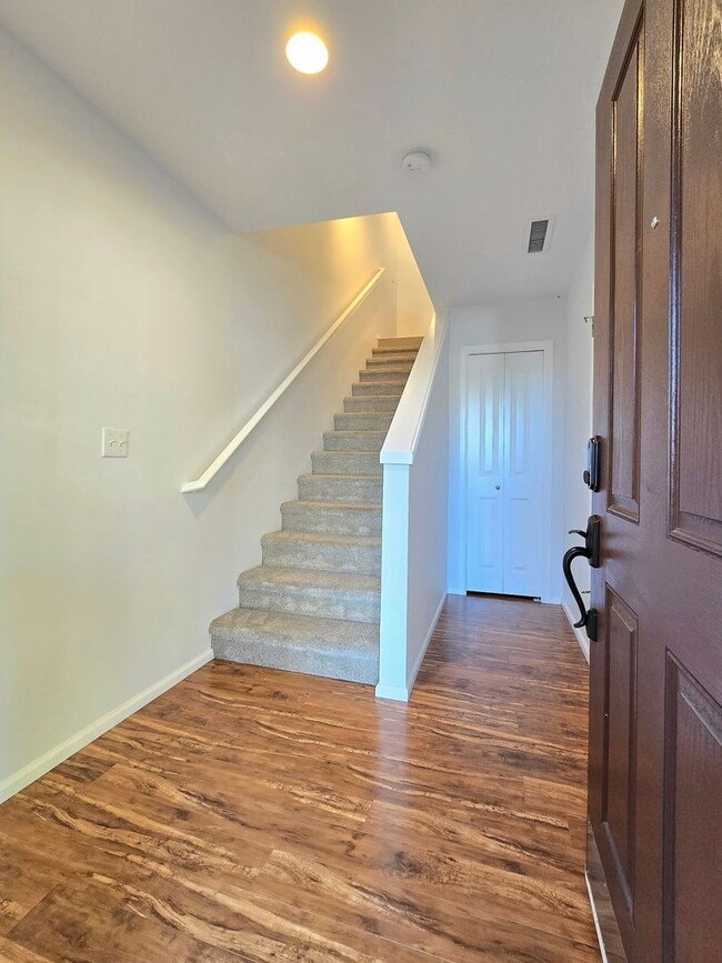 Photo - 4 Bedroom Home Available Now in Lake Steve...