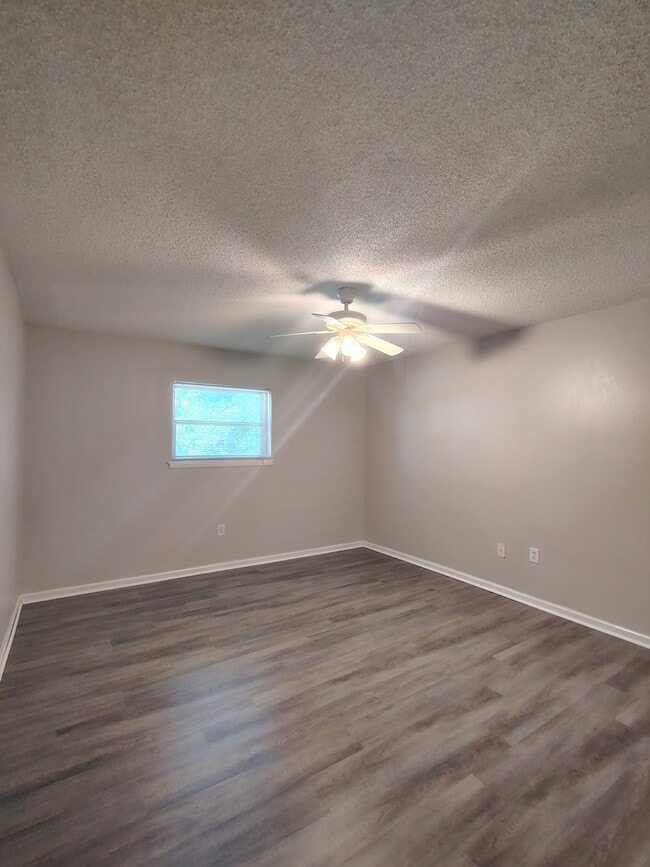 Photo - 1100 Skyland Dr