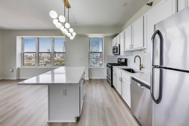 Photo - 5 E 14th Pl Unit 1405