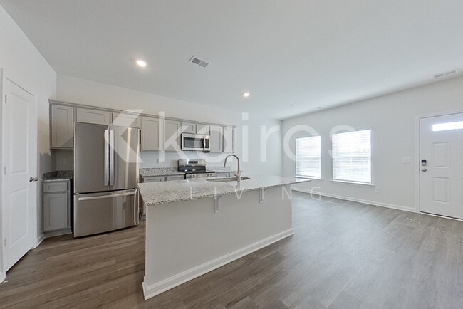 Photo - 2129 Banyon Cir