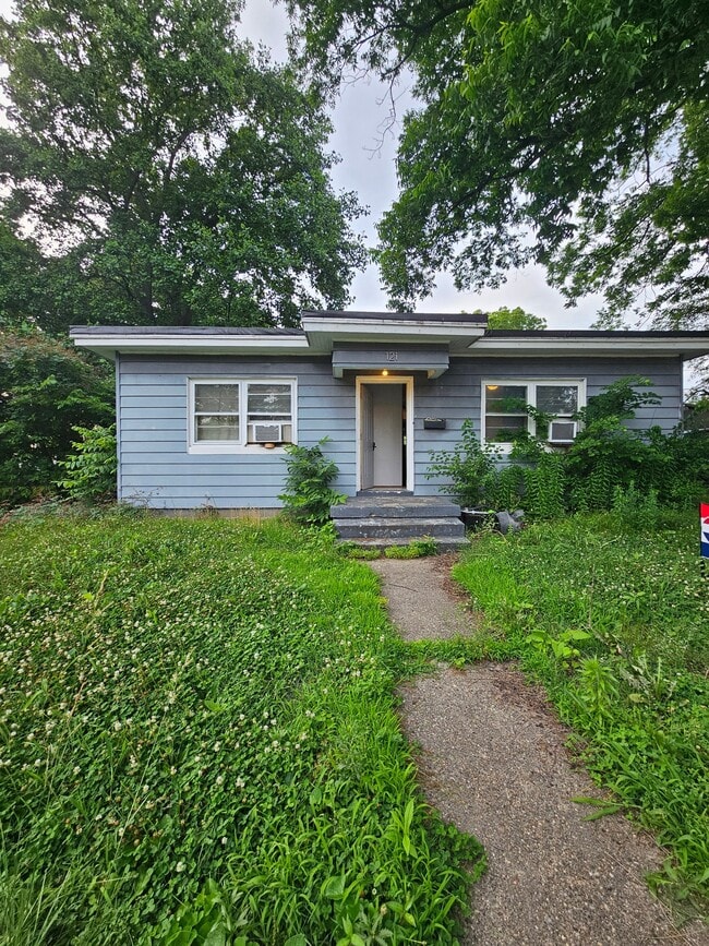 Photo - 121 W 9th St