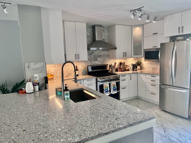 Updated and Renovated Kitchen - 1120 Green Knoll Dr Condo Unit 1120