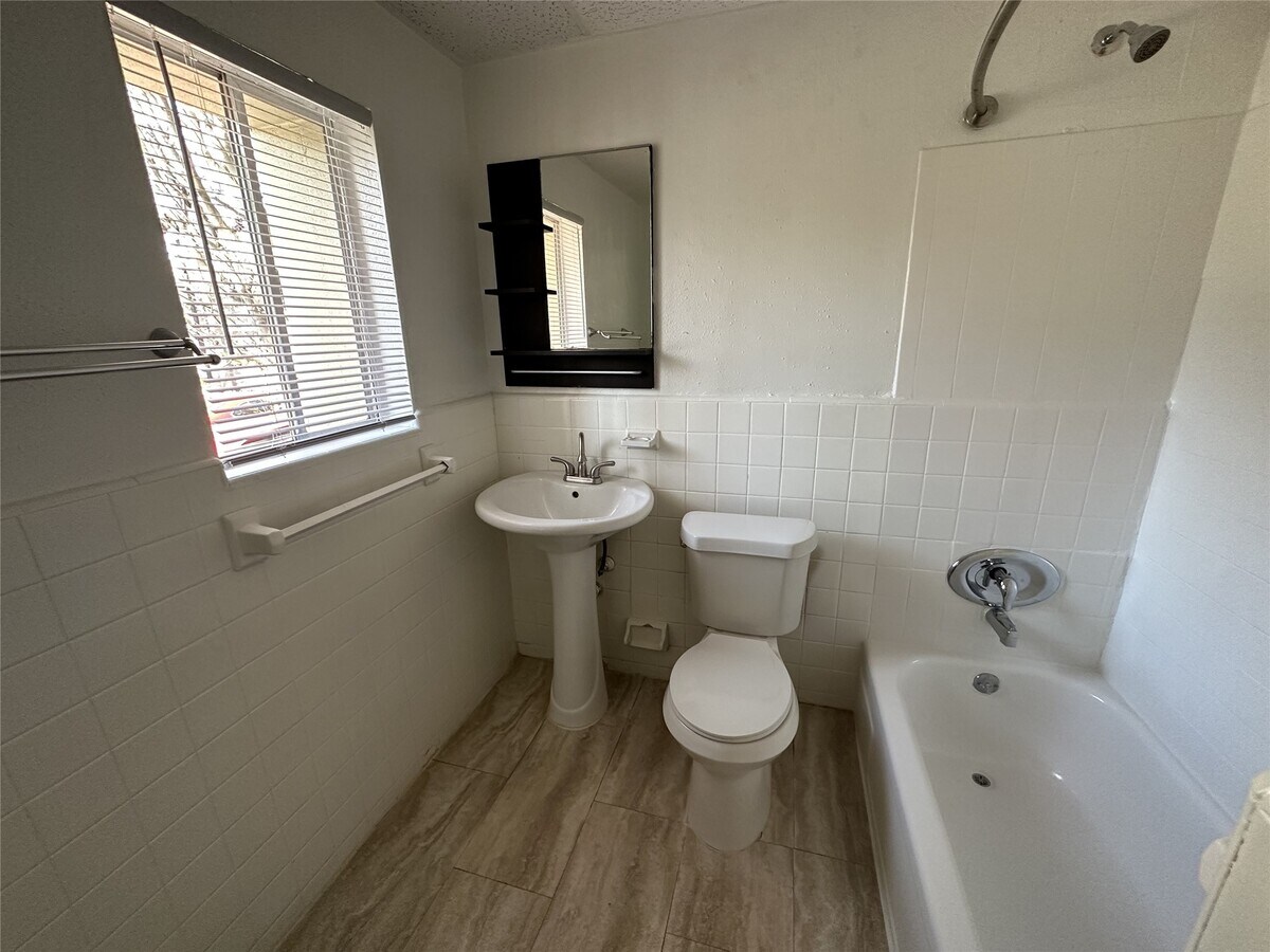 Photo - 4921 Crawford St Unit 01