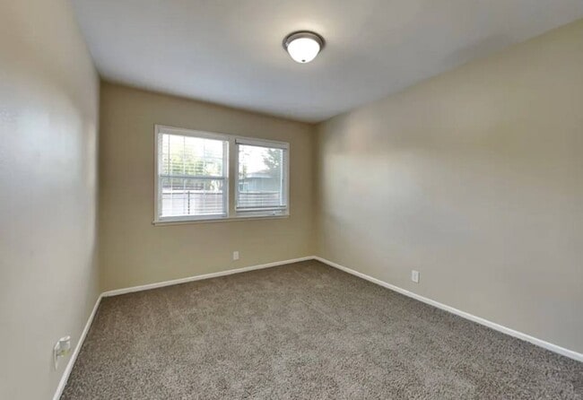 Photo - 403 Woodbine St