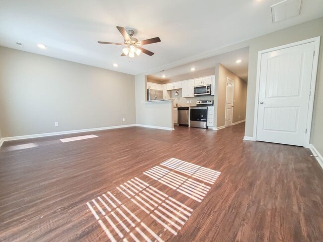 Photo - Two Bedroom with Garage on Exit 11!