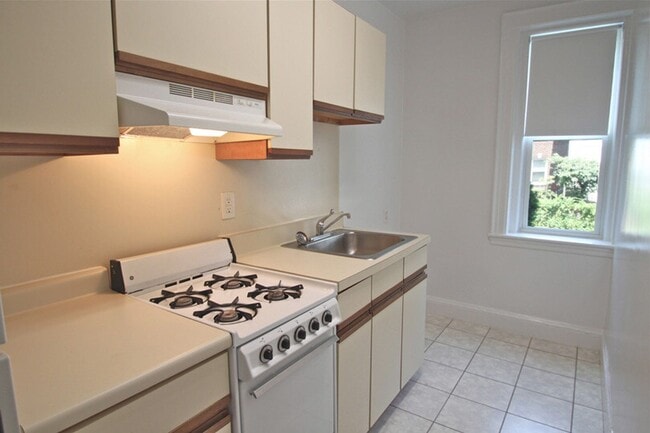 Photo - Beautiful 1Br/1Bth apartment! Heat/Hot Water inc. Must see!