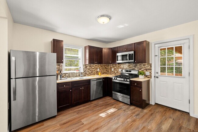 Photo - 143 Kneen St Unit 1st floor