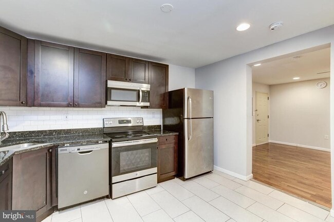 Building Photo - 3315 Eastern Ave Unit 205