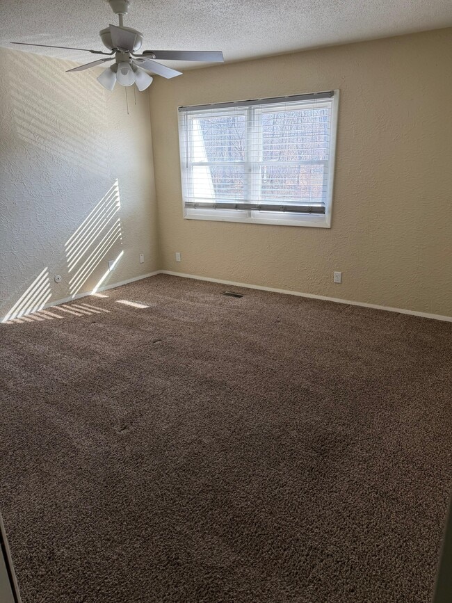 2575 N Old Highway 41 Unit #C