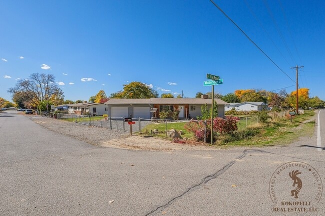 Photo - 659 Middleridge Dr