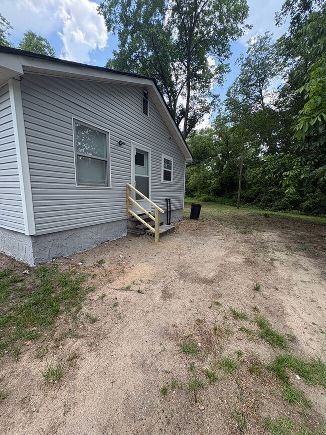 Photo - 3 Bedroom/1 bath House includes wi-fi, lawncare and security alarm