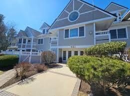 Photo - 661 Lowell St