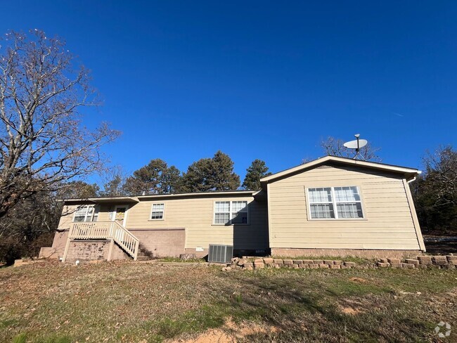 Building Photo - 4Bd, 2Ba, 2 Living Area, All Appliances In... Rental