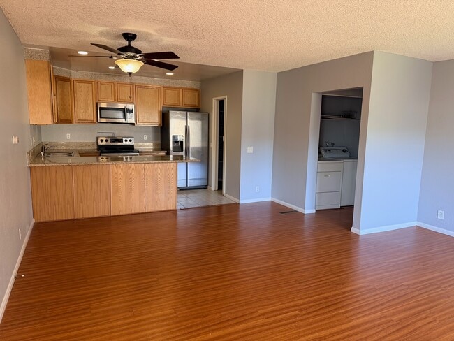 Photo - 433 Autumn Dr