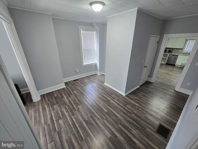 Photo - 9 E Simpson St