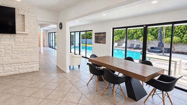 14 Palomino Rd
