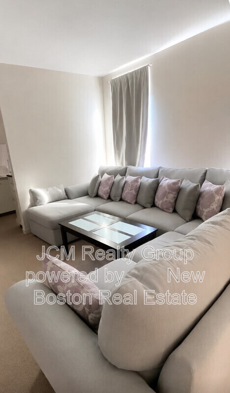 Photo - 17 Irwin St Unit 4 / 2nd Floor