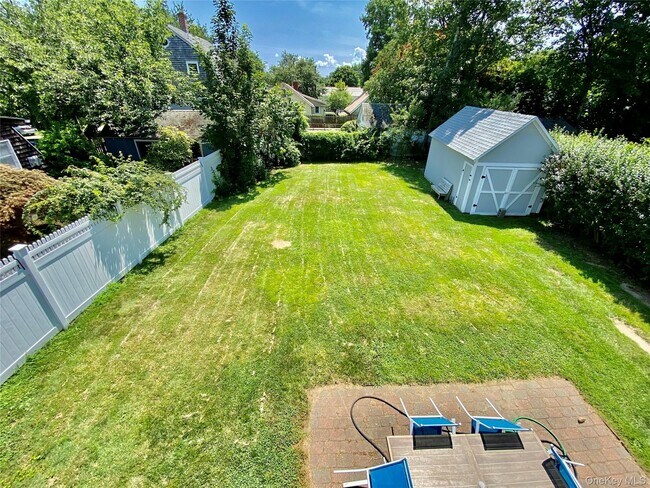 Photo - 880 Wiggins St