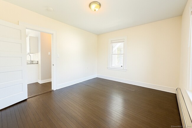 Photo - 24 Miller St Unit 2