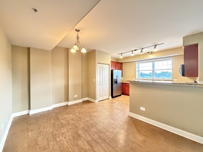 Photo - 2 Itasca Place Unit 913
