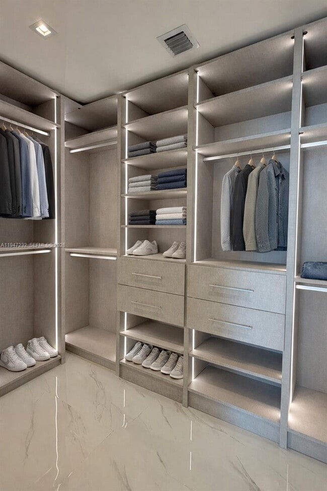 Photo - 700 NE 24th St Unit 3807