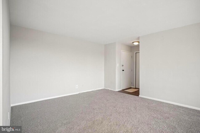 Photo - 5831 Quantrell Ave Unit 409