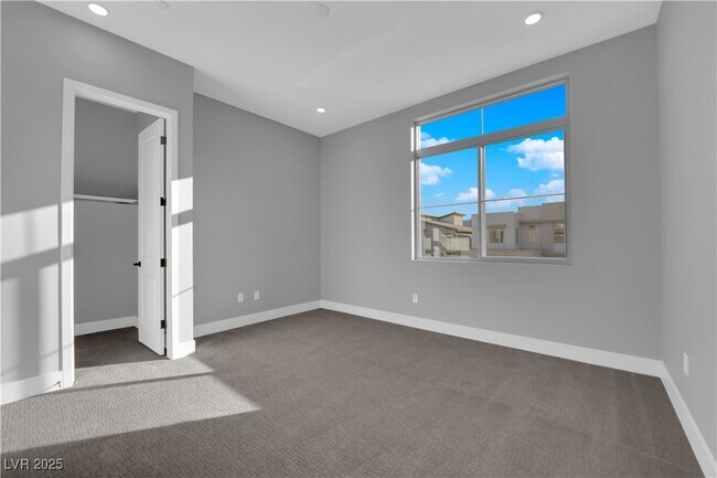 Photo - 10648 Stone Ledge Ave