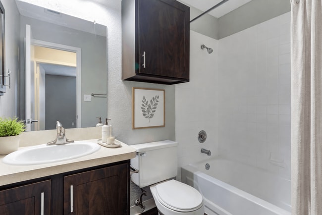 The Lakes of Schaumburg Apartment Homes
