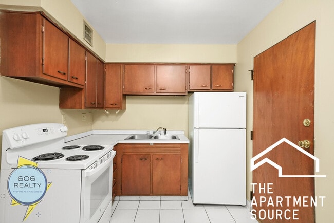 Building Photo - 1213 34th Ave Unit 11