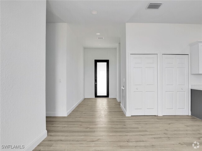 Building Photo - 633 Cane St E Rental