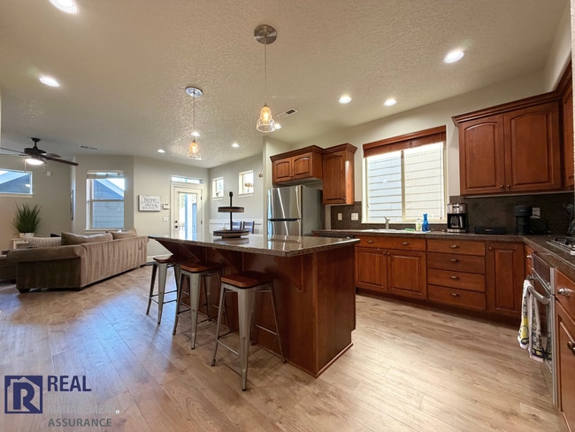 Photo - 17423 SW Montague Way