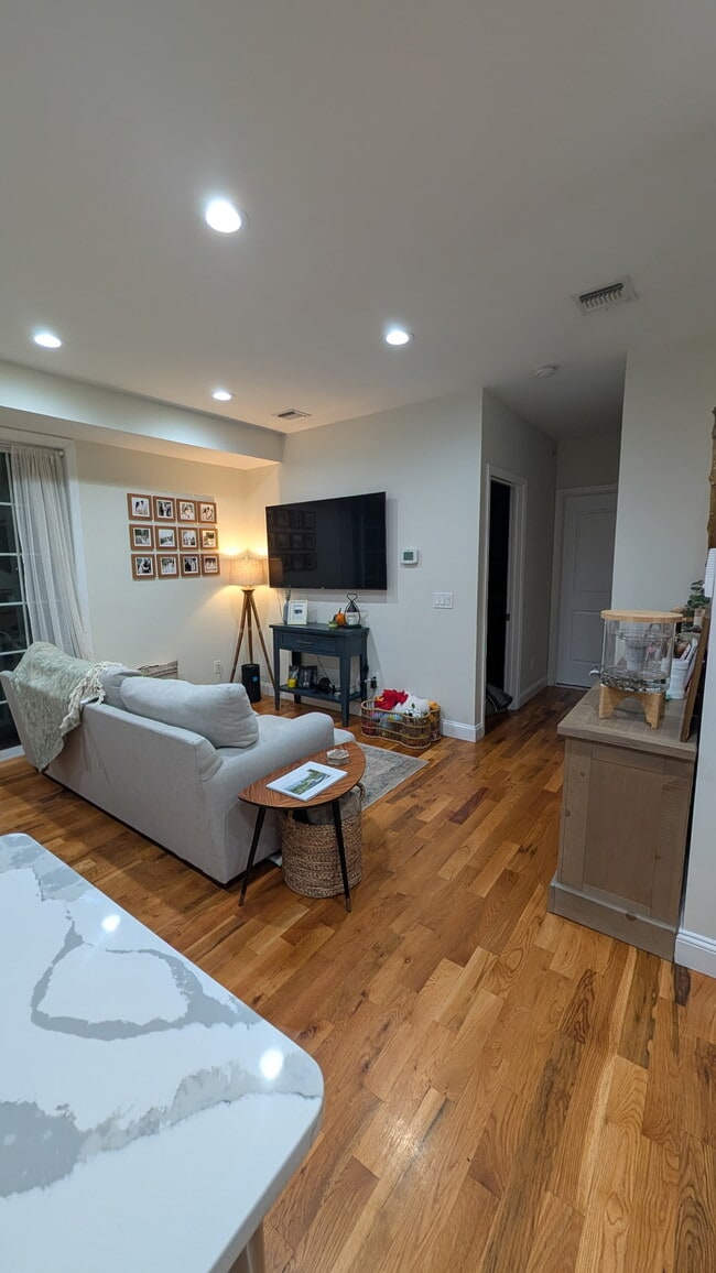 Photo - 104 Broughton Ave